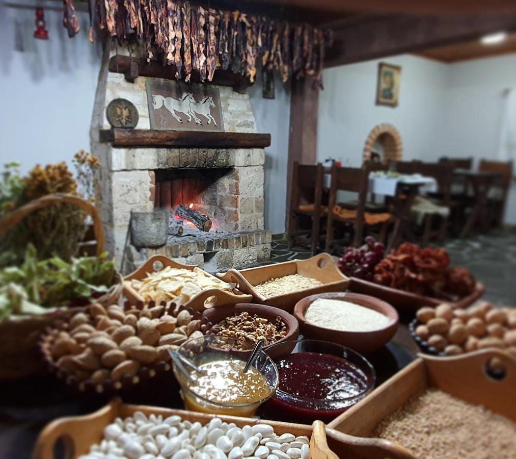 מלון Leskovik Farma Sotira מראה חיצוני תמונה